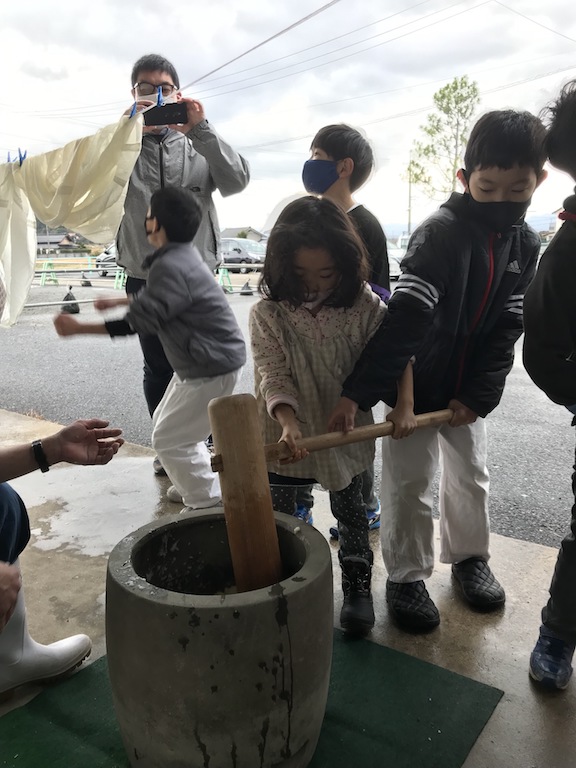 餅つき3